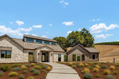 Example of a transitional exterior home design in San Francisco