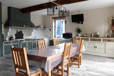 Idée de décoration pour une cuisine champêtre.
