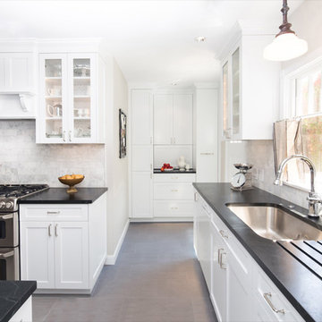 Transitional Farmhouse Kitchen