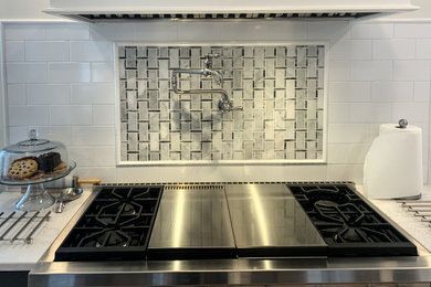 Kitchen photo in Chicago