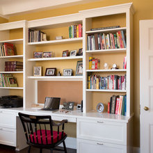 desk area in family room/den