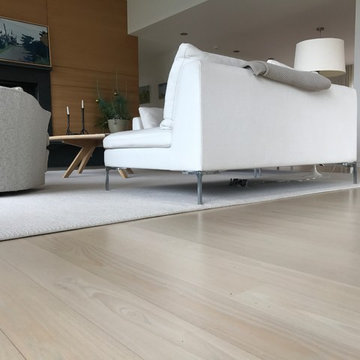 Neutral floors give this home a bright and elegant sophistication.