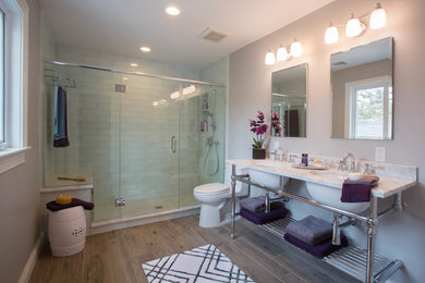 Bathroom - contemporary bathroom idea in New York