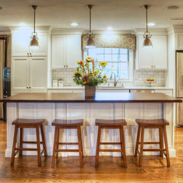Traditional Oakwood Kitchen