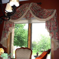 Susan's Home - Valances