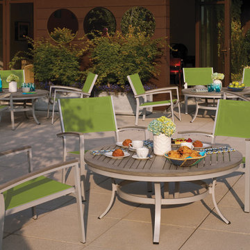 Travira Vintage Cafe Set on Patio