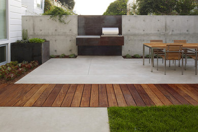 Trendy patio photo in San Francisco