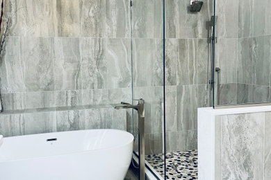 Inspiration for a contemporary bathroom remodel in Los Angeles