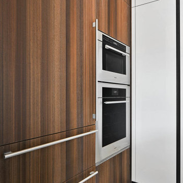 Modern kitchen in Manhattan Beach, Brooklyn