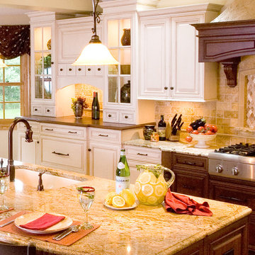 Traditional with a taste of Italy Kitchen in Lakewood
