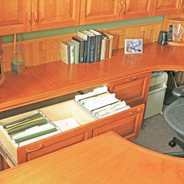 Exquisite Cherry Executive Desk