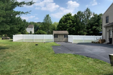 Palmyra White Vinyl Fence Installation