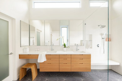 Bathroom - bathroom idea in San Francisco