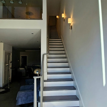Project #112 | Traditional Staircase with Continuous Rail System