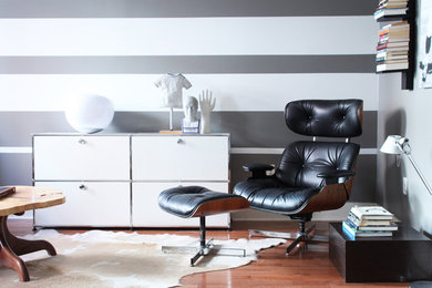 Example of a minimalist home design design in New York