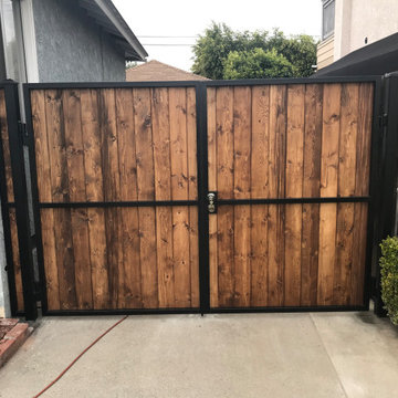 Swing Gate (Wood + Iron)
