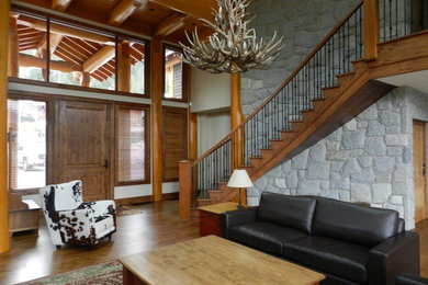 Example of a transitional entryway design in Vancouver
