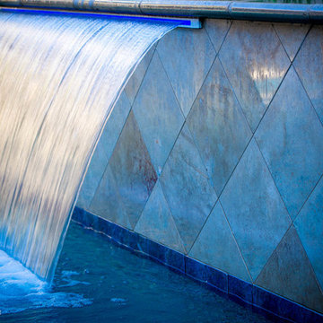 30 In. High Travertine Faced Wall withLighted Spillway