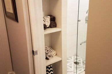 Bathroom - bathroom idea in New York