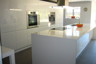 Example of a trendy kitchen design in San Francisco
