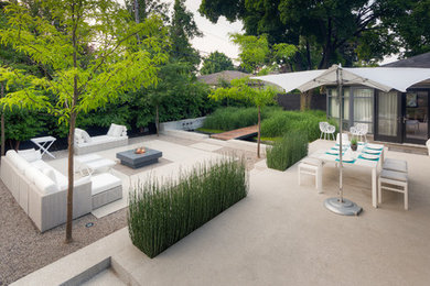 Minimalist patio photo in Toronto