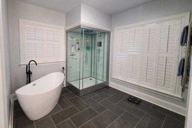 Example of a bathroom design in Charlotte