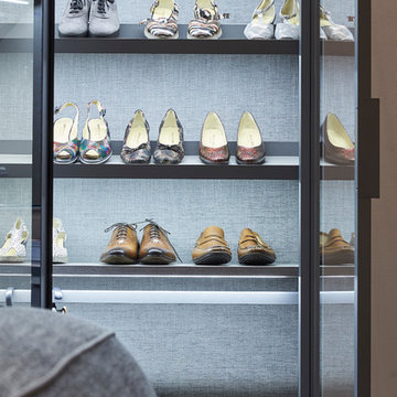Wardrobe and Walk-in Closet