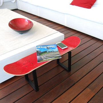 Skateboard stool, coffee table or magazine rack. No comply Red