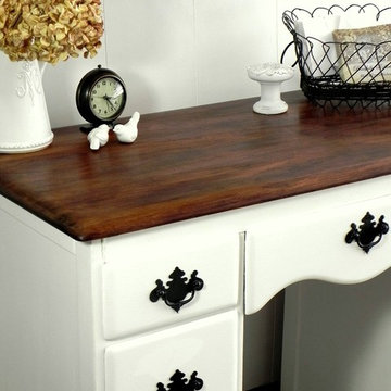 White/Natural Pedestal Desk