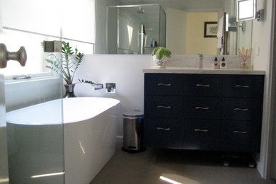 Small modern bathroom in Melbourne.