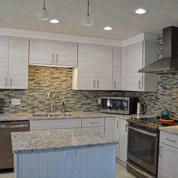 Contemporary Kitchen in Dimondale