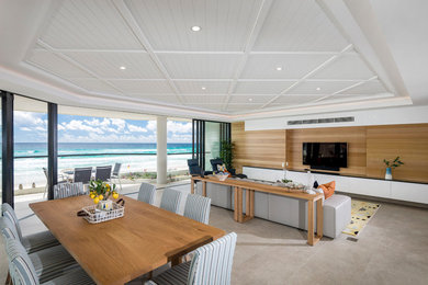 Inspiration for a beach style home design in Gold Coast - Tweed.