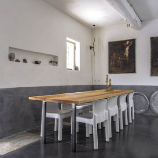 Réalisation d'une grande maison méditerranéenne.