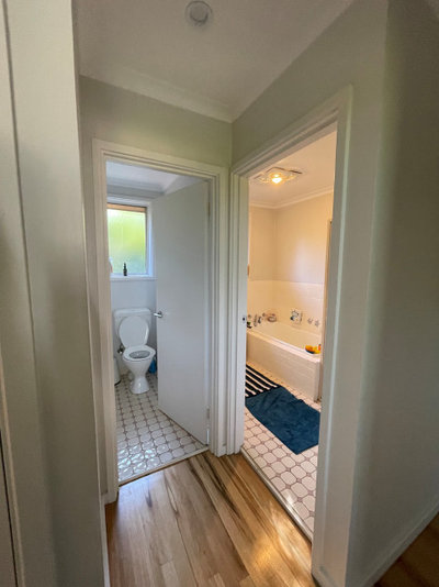 Room of the Week: A Spacious Bathroom With All the Amenities