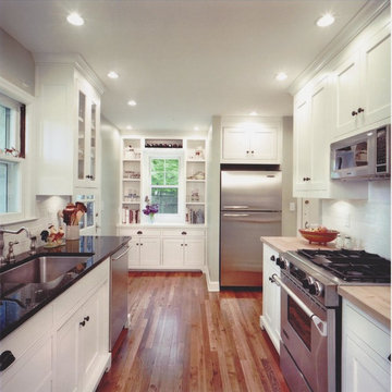 Old Leawood Shaker Kitchen