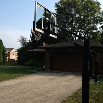 David H's Pro Dunk Gold Basketball System on a 30x16 in Columbus, OH