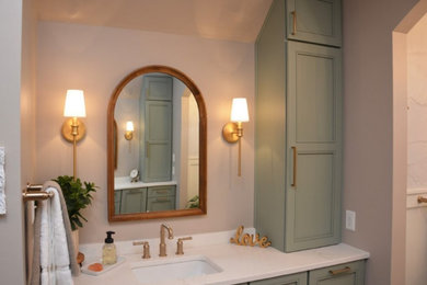Bathroom - bathroom idea in Chicago