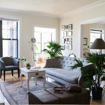 My Houzz: Heartwarming Vintage Touches in a Cozy Chicago Rental