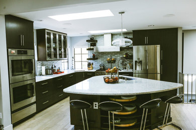 Kitchen - modern kitchen idea in Other