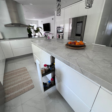 Mahwah, NJ Custom Made Ultra Modern Kitchen Project