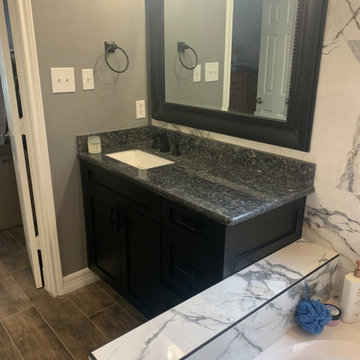 Thompson Crossing - Master Bathroom