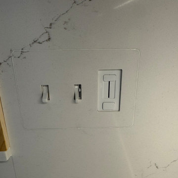 Integrated backsplash outlets