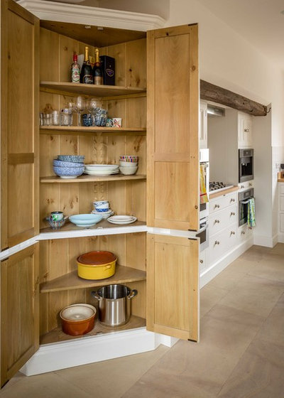 Traditional Kitchen by Hill Farm Furniture Ltd