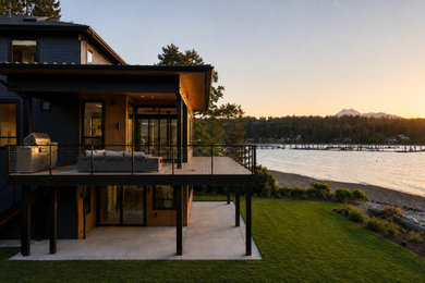 Modern exterior home idea in Seattle
