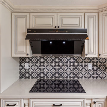 TRADITIONAL STYLE KITCHEN