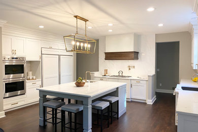 Inspiration for a transitional kitchen remodel in Detroit