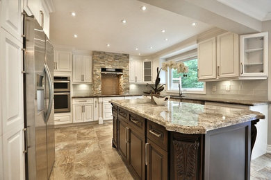 Inspiration for a large country kitchen in Toronto.
