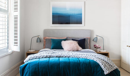 Stickybeak: Blue Touches and Light Wood Bring Life to a New Home