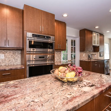 Danbury Brown-Toned Contemporary Kitchen