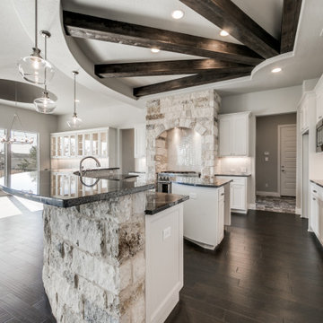 Transitional: 3,069 ft²/4 bd/3.5 bth/1ST